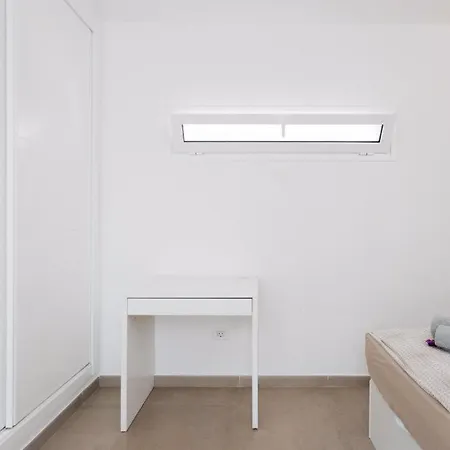 White アパート